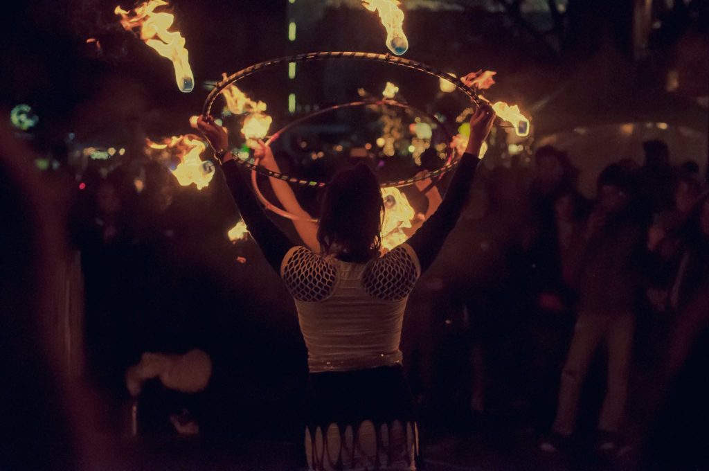 fire-show-street-hula-hoops